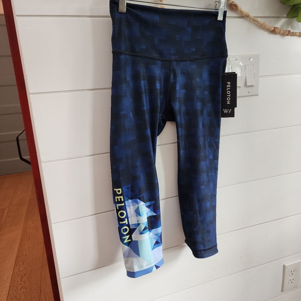 Peloton Bowie High Waist Capri Reversible pyramid sz M - Picture 6 of 16